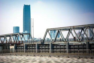 Located in Shanghai, one hundred years ago, the steel bridge.